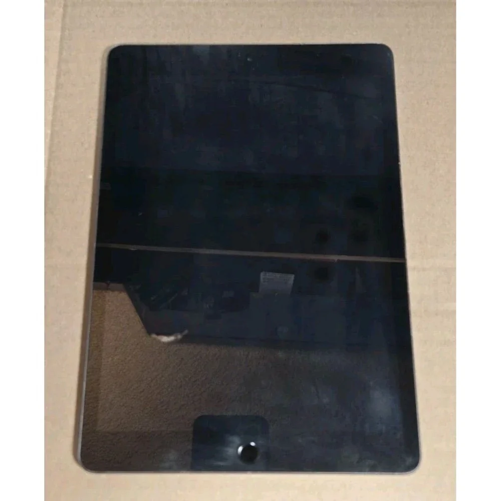 Apple iPad 7th Gen A2197 Tablet **FOR REPAIR / READ DESCRIPTION**